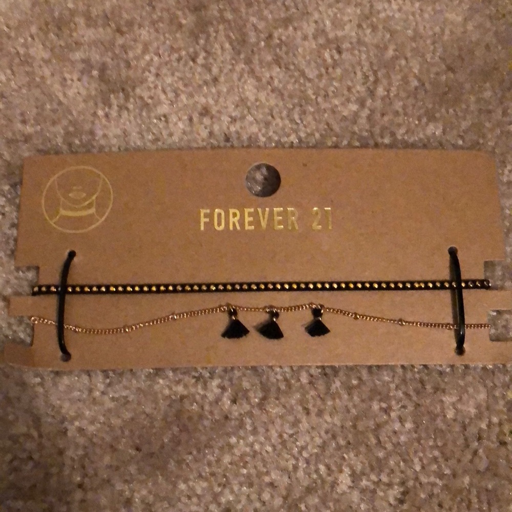 NEVER WORN Forever 21 black & gold choker ✨